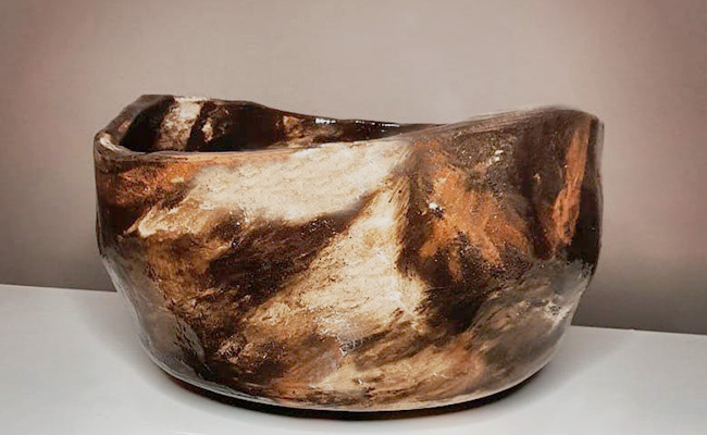 Ceramica artistica moderna di TERREDAUTORE. Ciotola in ceramica rivestimento in oro zecchino.
