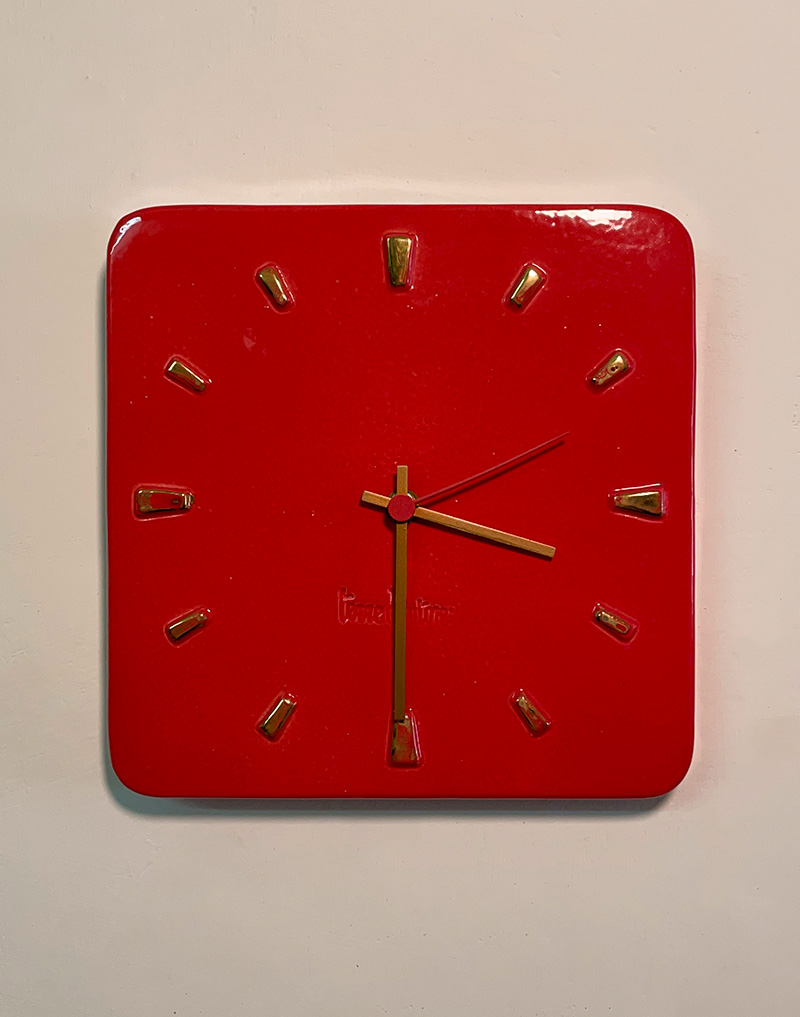 Orologio in ceramica. Orologio quadrato rosso in ceramica. Misure cm 23x23. Fatto a mano. Terredautore
