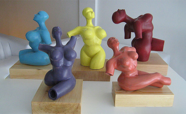 Ceramica artistica moderna di TERREDAUTORE. Busti di donna in splendide variazioni di colore.